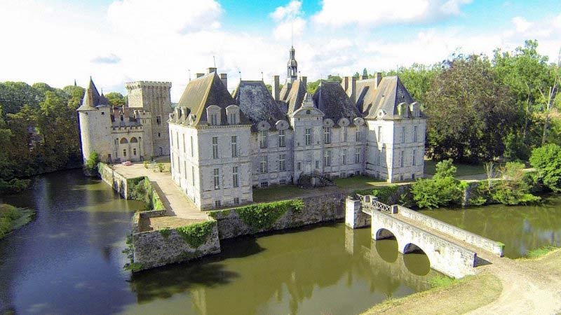 Chateau-de-Saint-Loup-Organisation-Mariage-Wedding-Planner